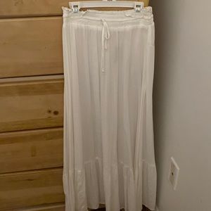 Aerie White Flowy maxi skirt